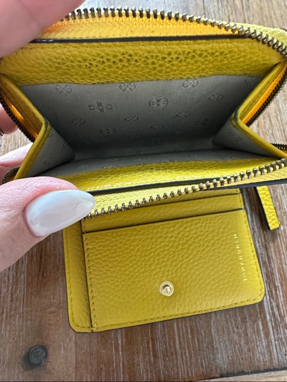TORREY BURCH Britten Mini Wallet Pebbled Leather, Yellow - Picture 4 of 4